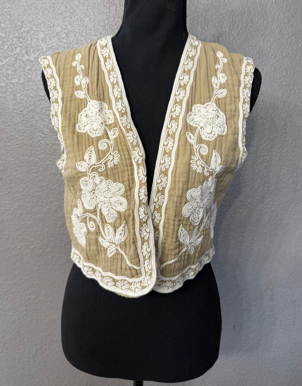 Zara Womens Sz M Tan Embroided Floral Vest Waistcoat Retro 100% Cotton